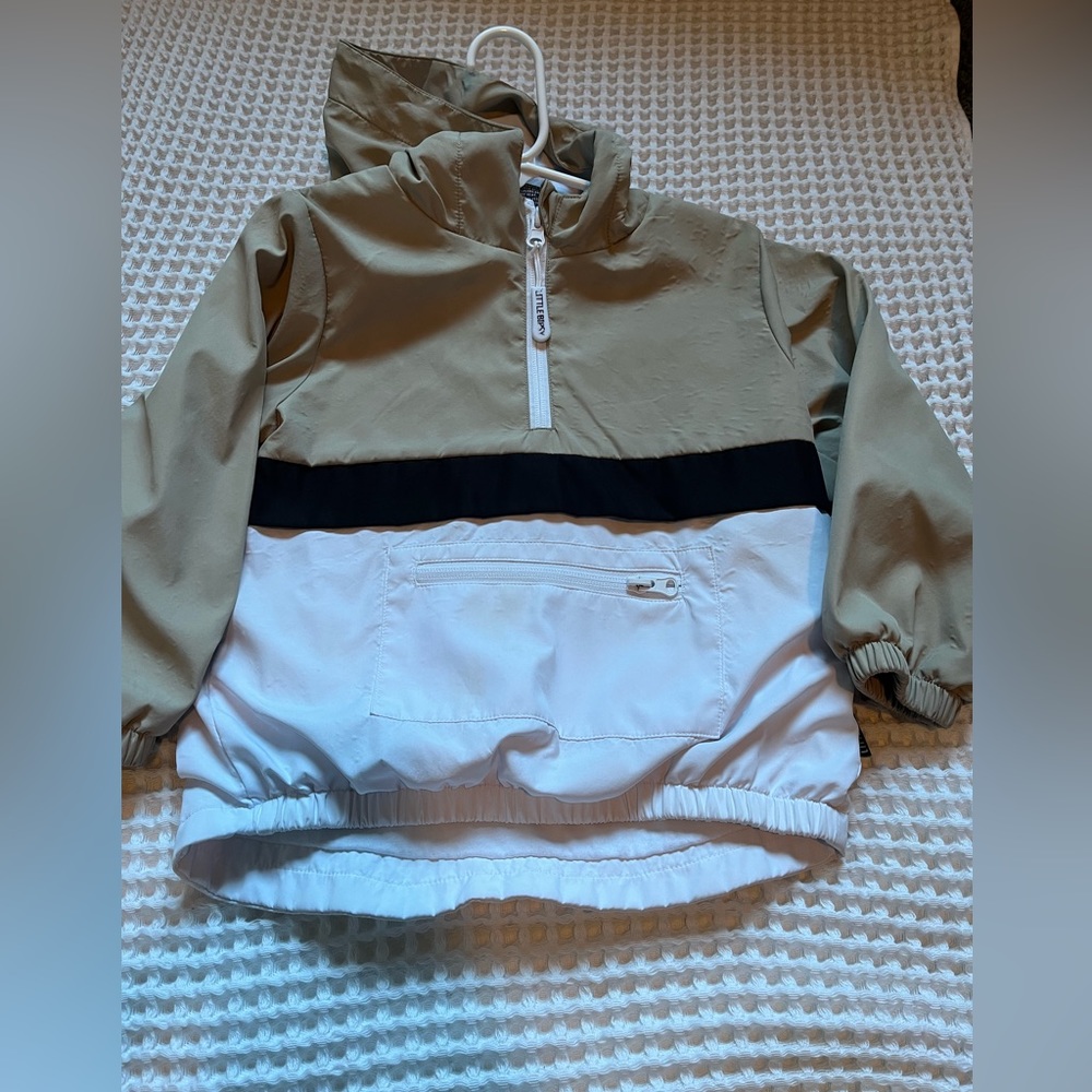 Little Bipsy tan white and black windbreaker